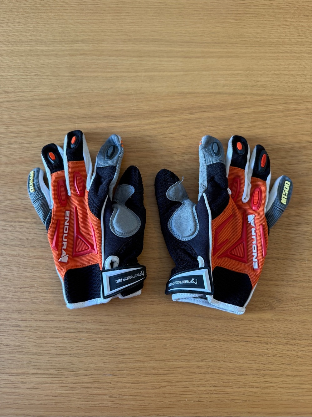 Endura Men’s Orange and Black MTB Gloves - L